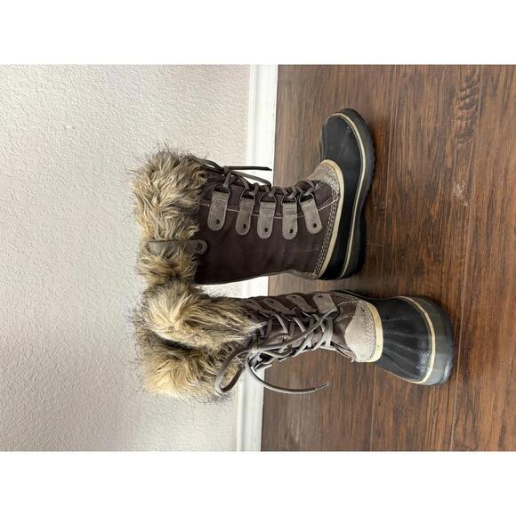 Sorel Joan of Arctic waterproof snow boot w/ faux fur trim, rubber sole, sz 5.5 - Picture 4 of 8